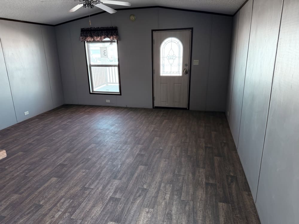 Legacy Housing Classic 16x60 Singlewide 1 bedroom home in Midland, TX