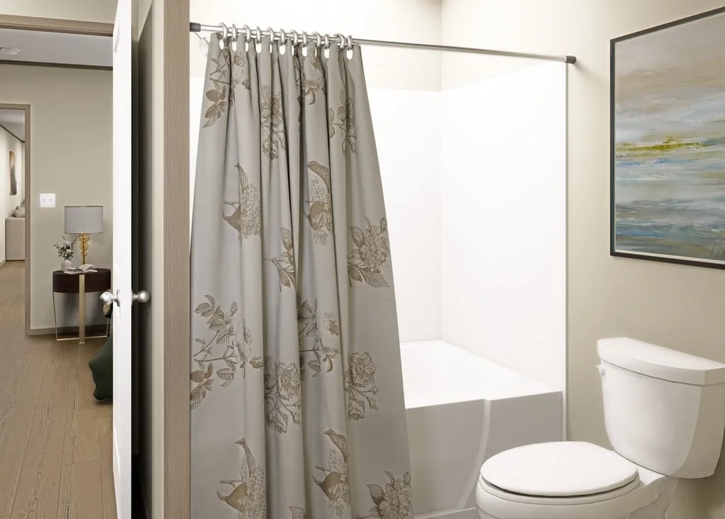 Full bathtub in the Clayton Epic Mariner guest bathroom