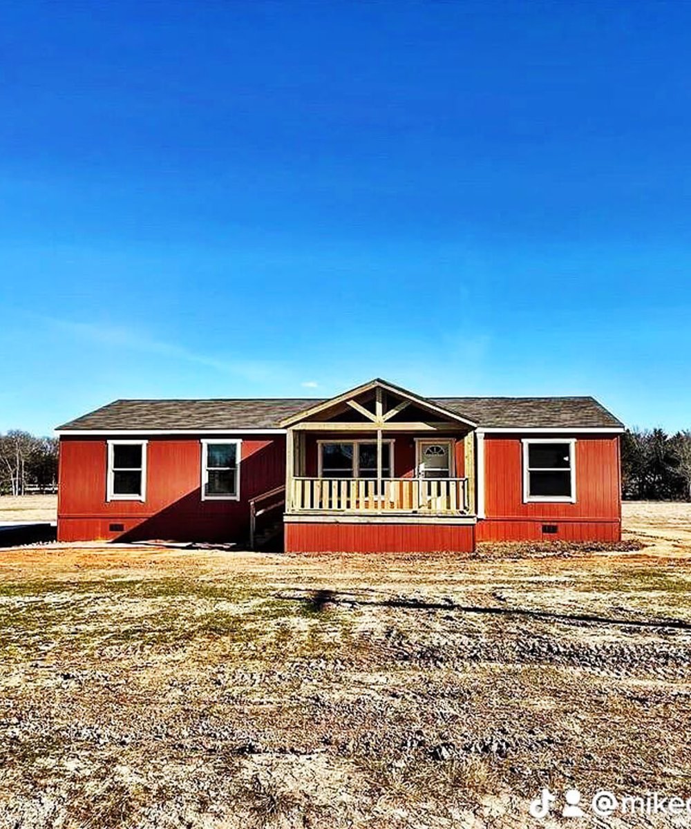New manufactured homes at New Start Homes in Bonham, Texas
