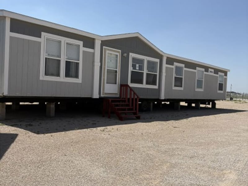 Cavco 32x68 used doublewide manufactured home for sale in Midland TX