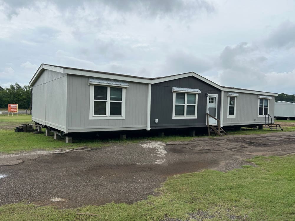 Used 2023 Jessup Madison 32x64 4 Bedroom #51