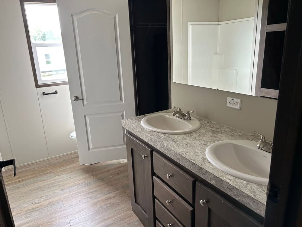 Used 2023 Jessup Madison 32x64 4 Bedroom #51