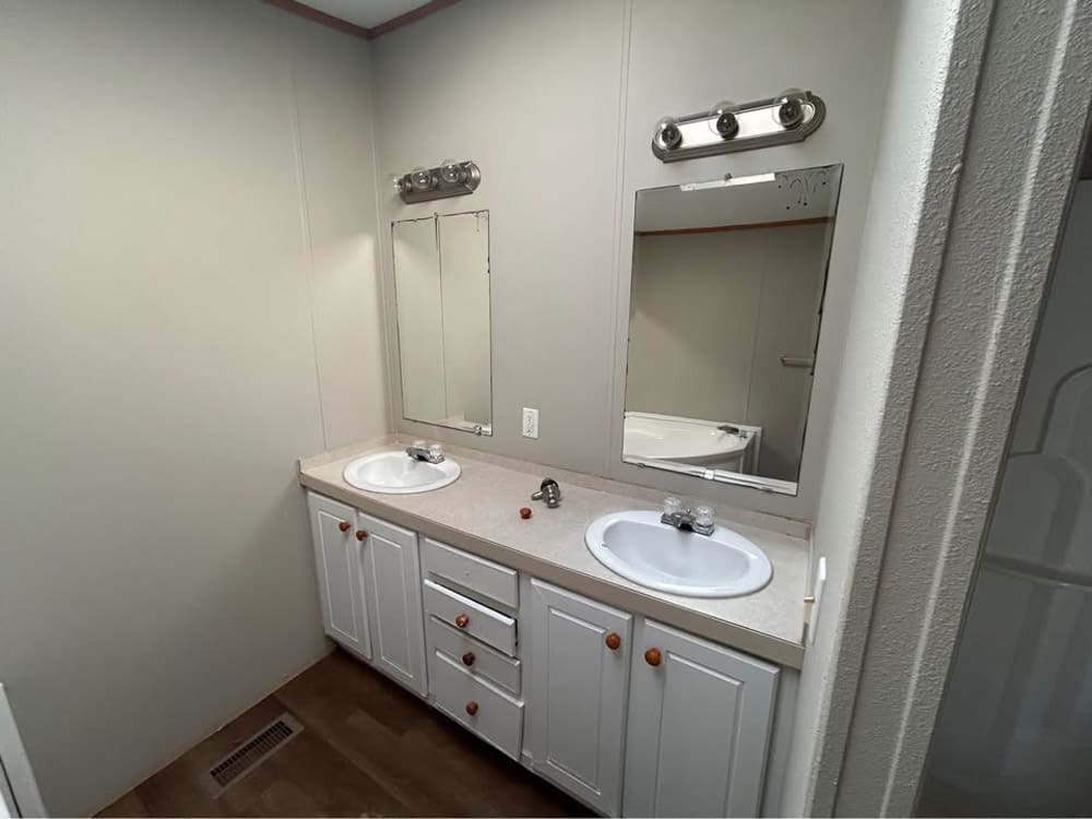 Used Clayton 28x50 - 3 Bedroom #22