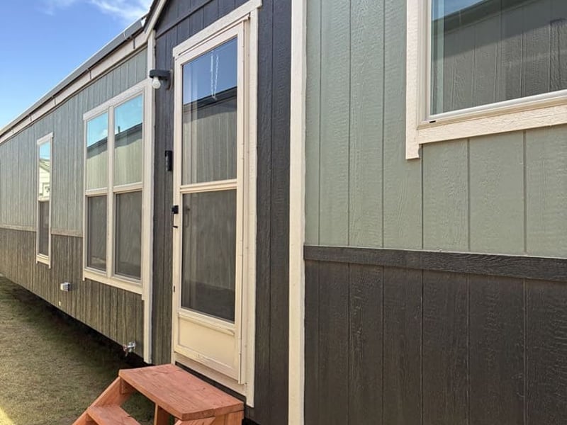 Heritage 16x64 2 Bedroom #21675 for sale at Bell Mobile Homes in Levelland Texas