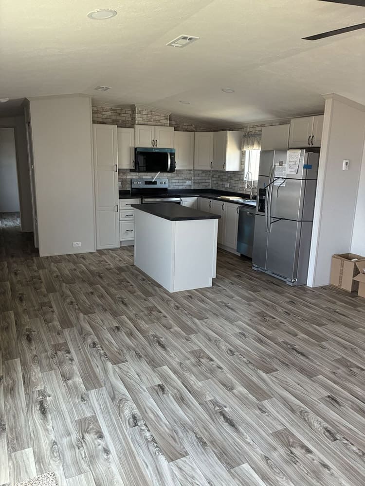 Bell Mobile Homes #121257 available near Levelland and Lubbock TX