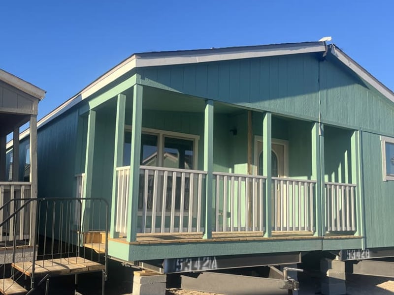 Foto de New 28x56 - 3 Bedroom Doublewide - #5342, casa de Legacy Housing en El Paso, TX