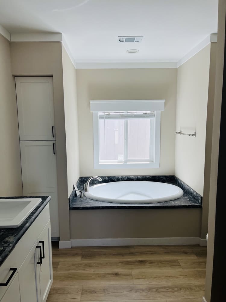 Foto 9 de New 28x60 - 3 Bedroom Doublewide - #11460 de Karsten Homes