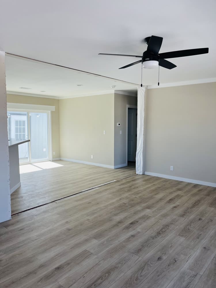 Foto de New 28x60 - 3 Bedroom Doublewide - #11460, casa de doble sección de Karsten Homes en El Paso, TX