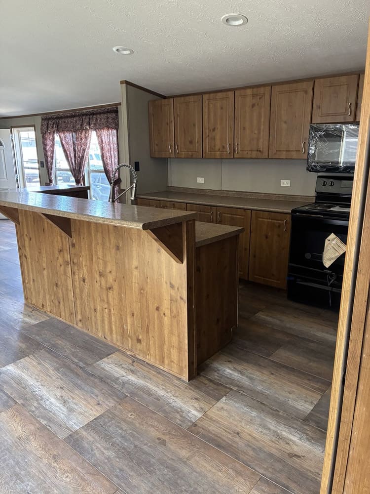 Bell Mobile Homes #13940 available near Levelland and Lubbock Texas