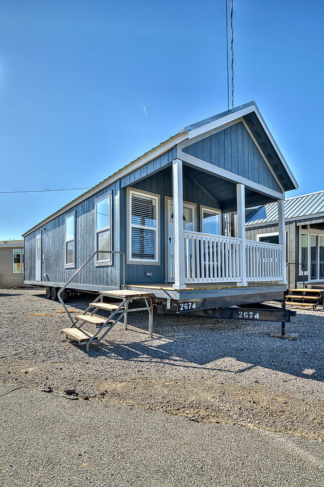 The Vail - 12' x 40' — photograph 1