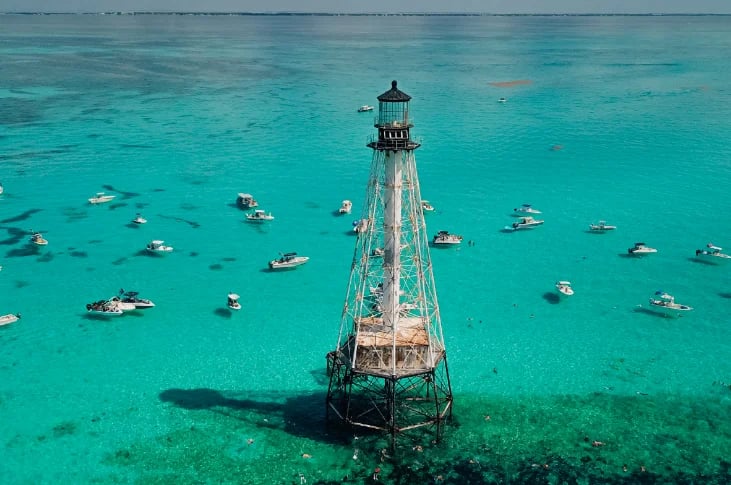 Directions to Robbie’s of Islamorada at 77522 Overseas Highway