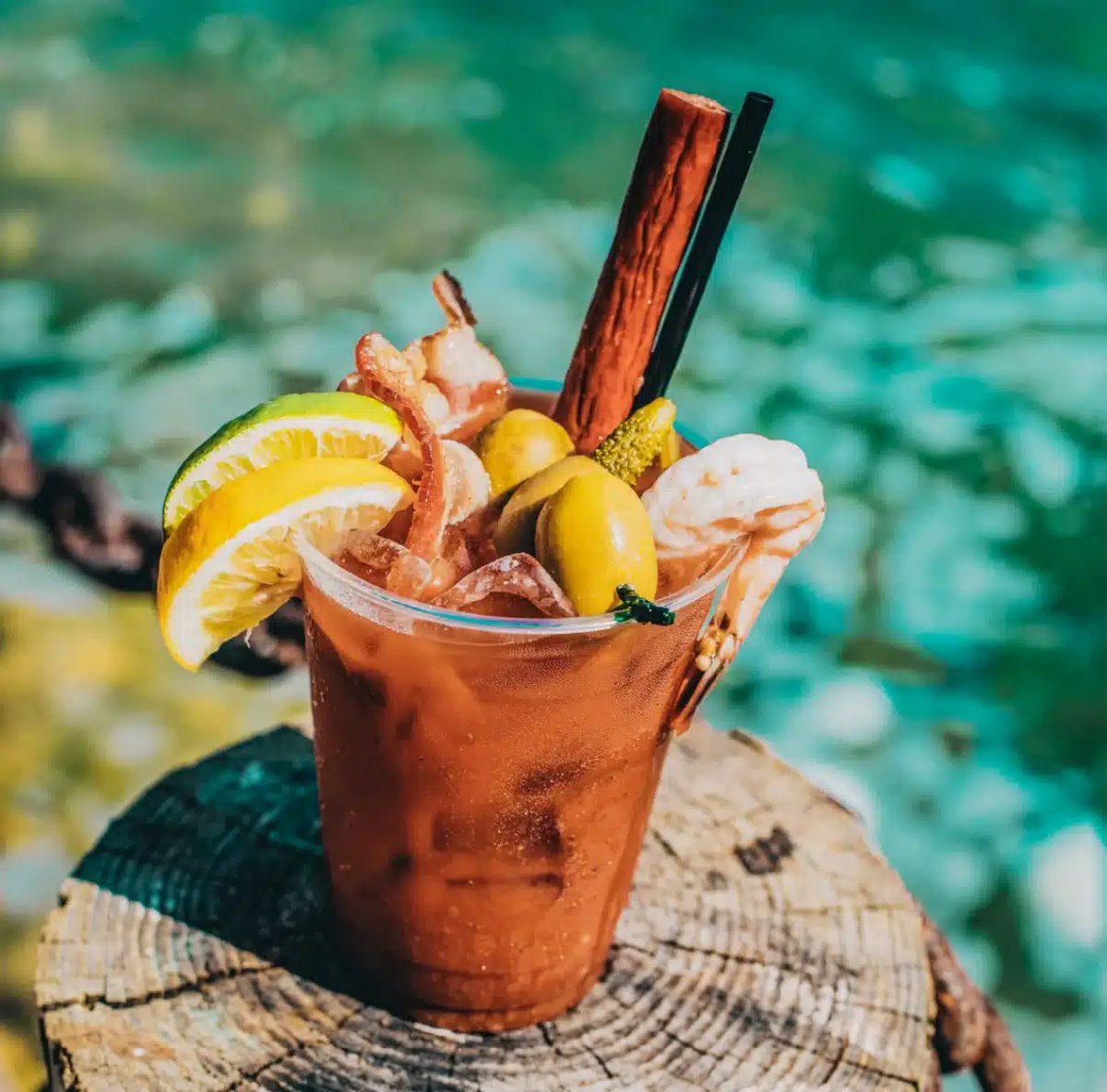 Cocktails at the Thirsty Tarpon Bar