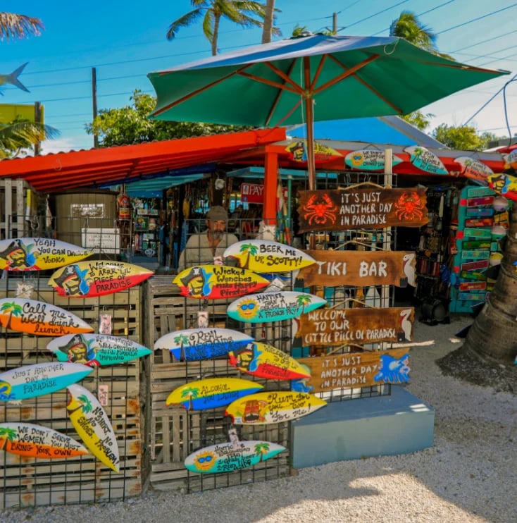 Vendors at Robbie's Tropical Open Air Market