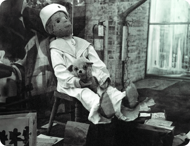 1904: Robert the Doll