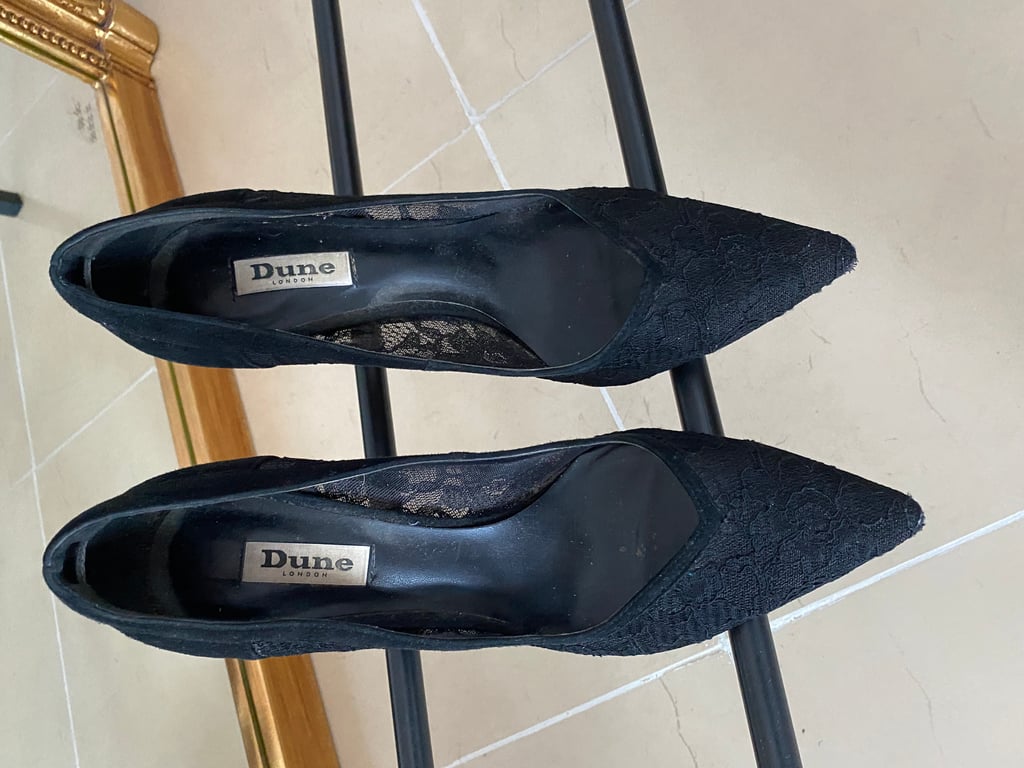 Dune — Dune Black Lace Pointed Toe Heels (Size 41, Good)
