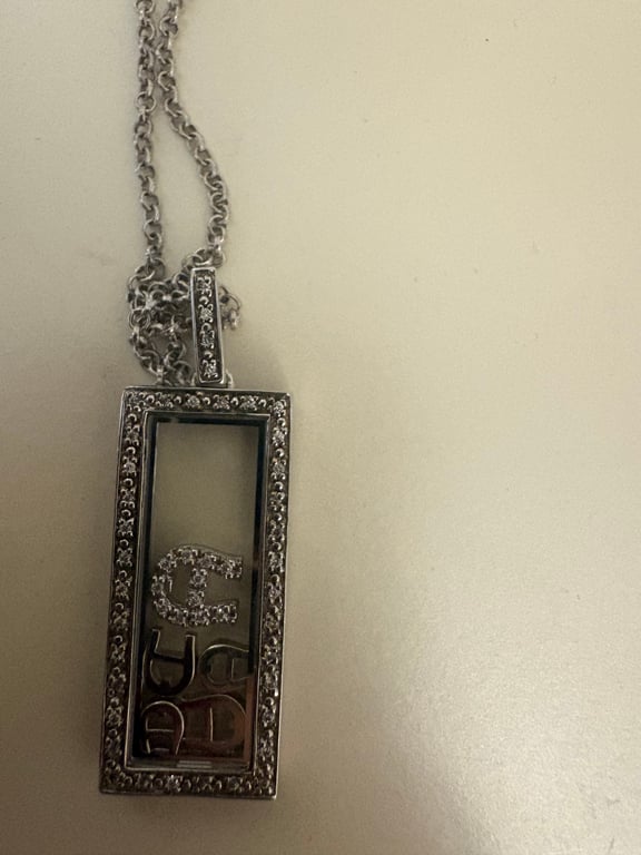 Aigner — Aigner necklace like brand new (Good)