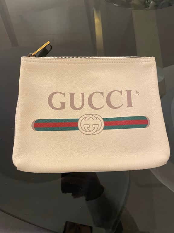 Gucci — Gucci Ophidia GG Supreme Pouch (Size One Size, Like new)