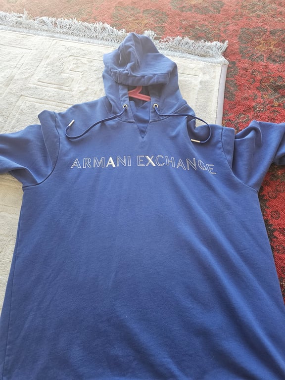 Armani Exchange — Armani Exchange hoodie (Size M, Like new)