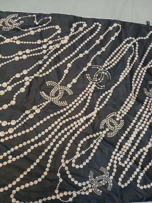 Chanel — Chanel Pearl CC Logo Silk Scarf (Size One Size, Like new)