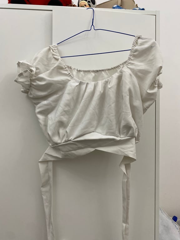 Animal — White Cropped Ruffled Blouse (Size M, Good)
