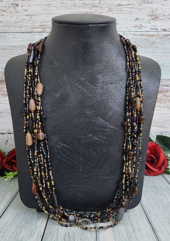 Hajmaal — vintage 8 strand multicolored  seed bead necklace (المقاس One Size, جيد)