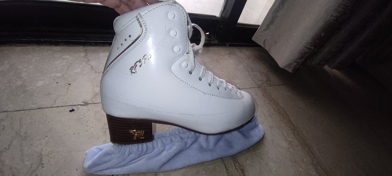 Other — Pro White Ice Skates - Size 39 (Size 39, Good)