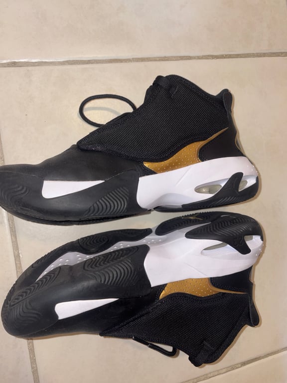Nike — Nike Air Jordan Black Gold Sneakers EU 40 (Size EU 40, Like new)