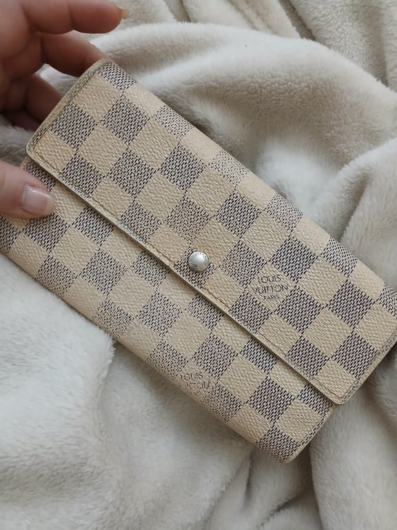 Louis Vuitton — Louis Vuitton Damier Azur Wallet (Size One Size, Fair)