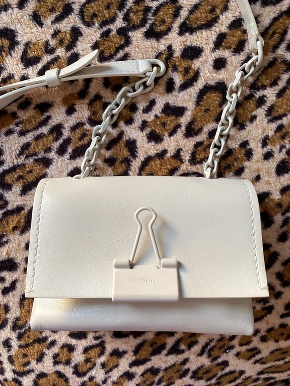 Off-White — Off-White Binder Clip Bag (Size One Size, Like new)