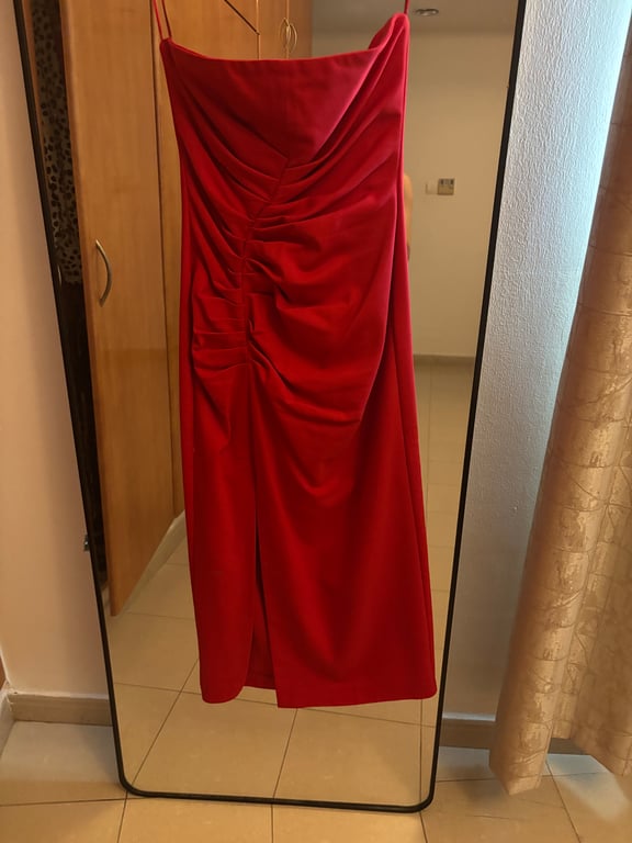 Zara — Red Ruched Midi Bodycon Dress (Like new)