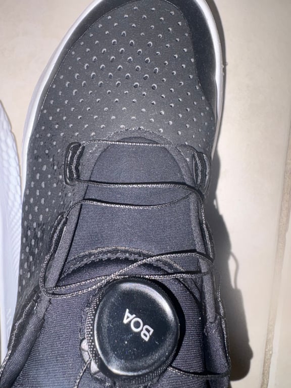 Under Armour — Under armour BOA kids shoes never ever used size 38.5 (Size 38.5, Like new)