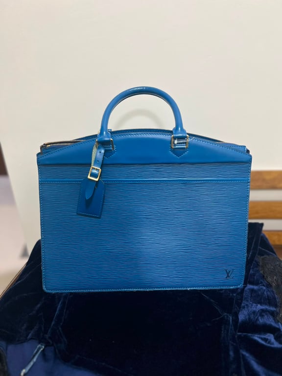 Louis Vuitton — Louis Vuitton Epi Leather Briefcase in Blue (المقاس One Size, مقبول)