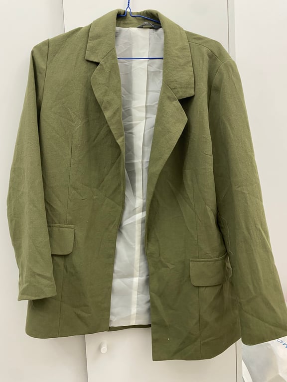 Max Fashion — Max Fashion OLIVE GREEN BLAZER / SUIT SET (Size L, Good)
