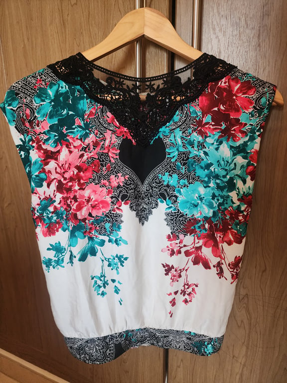 Mango — Mango Floral Lace Neck Blouse (Size XS, Good)