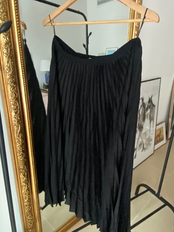 Mango — Mango Black Pleated Maxi Skirt (Size L, Like new)