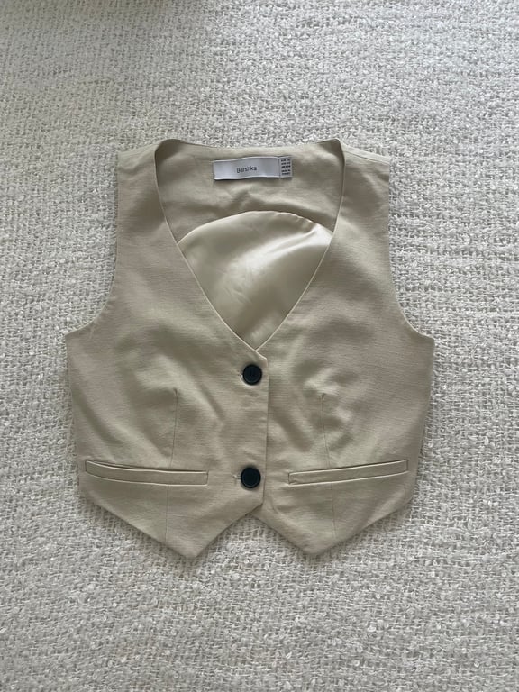 Bershka — Bershka Cropped V-Neck Vest Top (Size XS, Good)