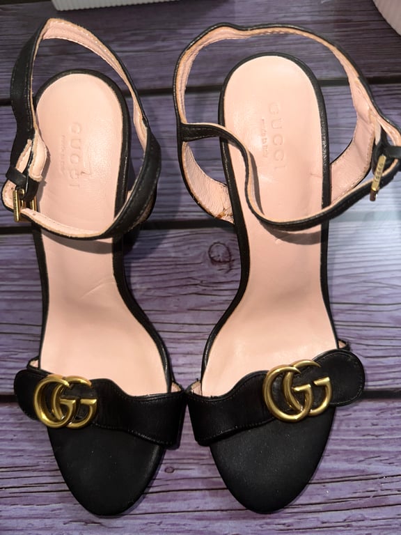 Gucci — Gucci Black GG Marmont Leather Sandals (Size EU 39, Good)