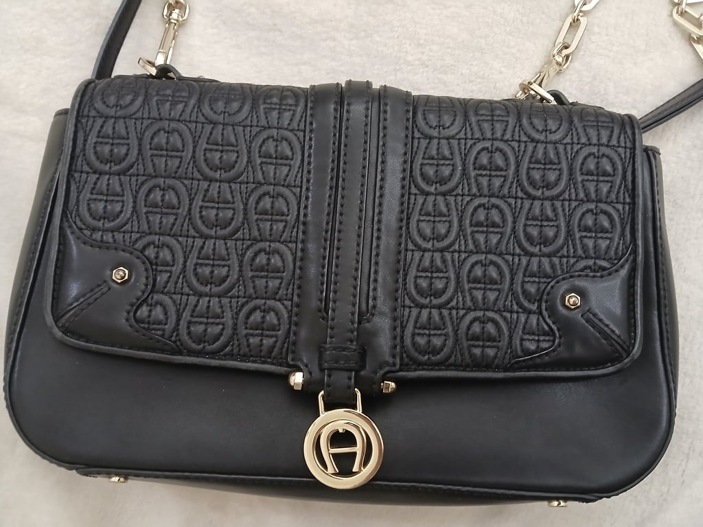 Aigner — Aigner Black Quilted Leather Crossbody Bag (Size One Size, Like new)