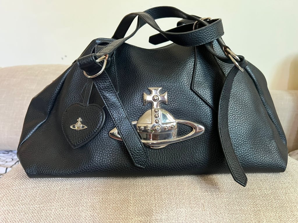 Vivienne Westwood — Vivienne Westwood Black Pebbled Leather Orb Bag (Good)