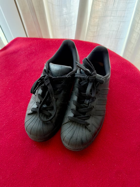 Adidas — Adidas - Superstar Shoes All Black (Size EU 38.5, Good)