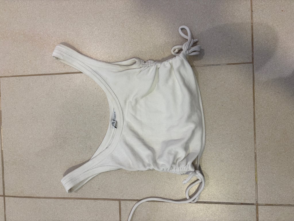 Zara — White zara top (Size M, Fair)