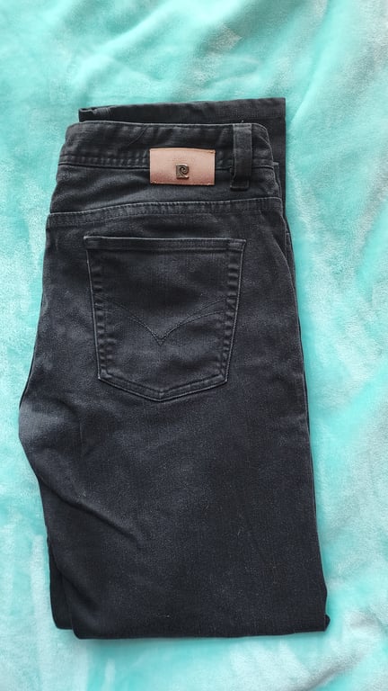 Pierre Cardin — Pierre Cardin (Size 32, Like new)