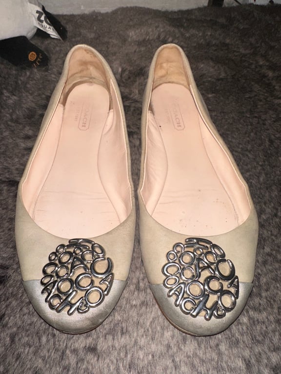 Coach — Coach Tan Suede Ballet Flats with Silver Toes, EU 36.5 (Size EU 36.5, Fair)