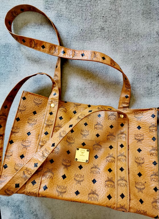 MCM — MCM Aren Leather Tote Bag (Size One Size, Like new)