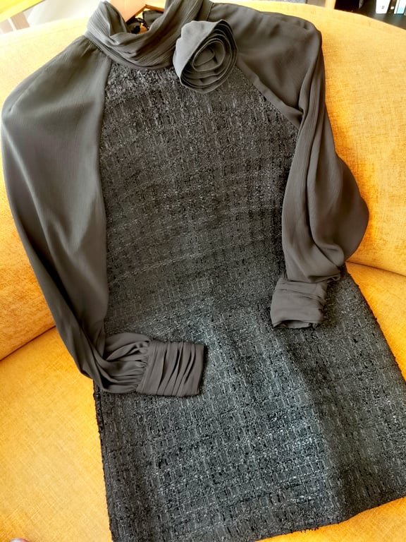Zara — Zara_Black Tweed Knee Dress (Size S, Like new)