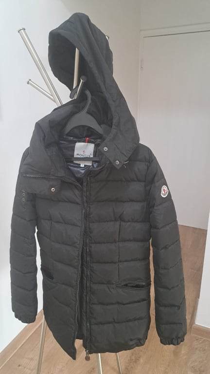 Moncler — Moncler Black Hooded Puffer Jacket – Good Condition (M/38) (Size M, Good)