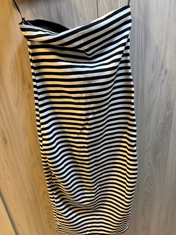 Zara — Zara Striped Bodycon Midi Dress (Good)