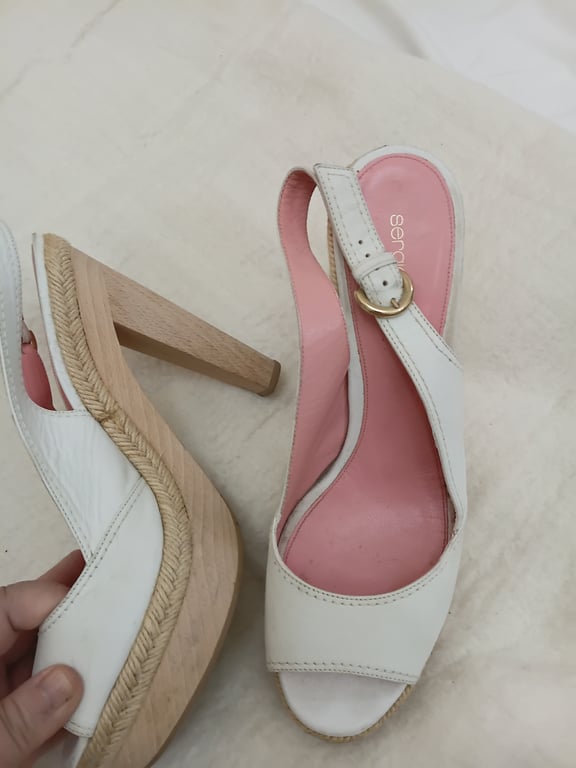 Sergio Rossi — Sergio Rossi White Leather & Wood Slingback Heels (Size 39, Good)