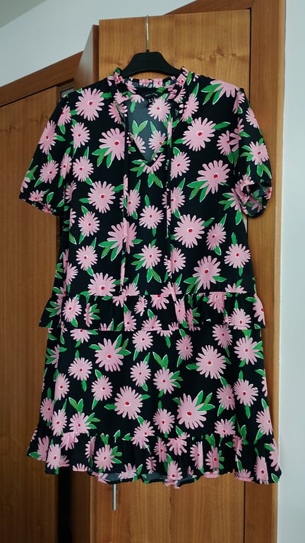 New Look — New Look summer dress (Size 40, Like new)