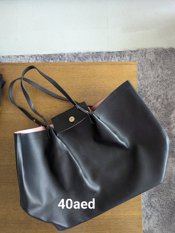 H&M — H&M black bag (Size One Size, Like new)